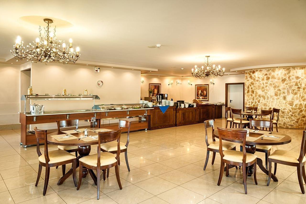 Adelais Hotel Тавронитис Экстерьер фото