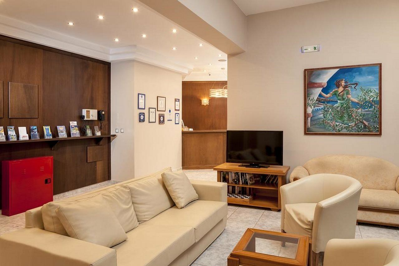 Adelais Hotel Тавронитис Экстерьер фото